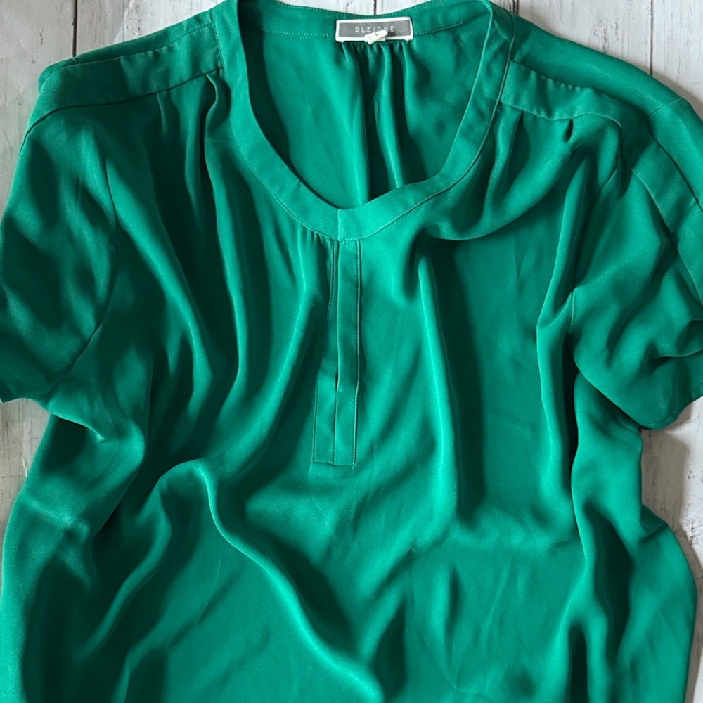 Pleione Emerald Green Short-Sleeve V-Neck Blouse